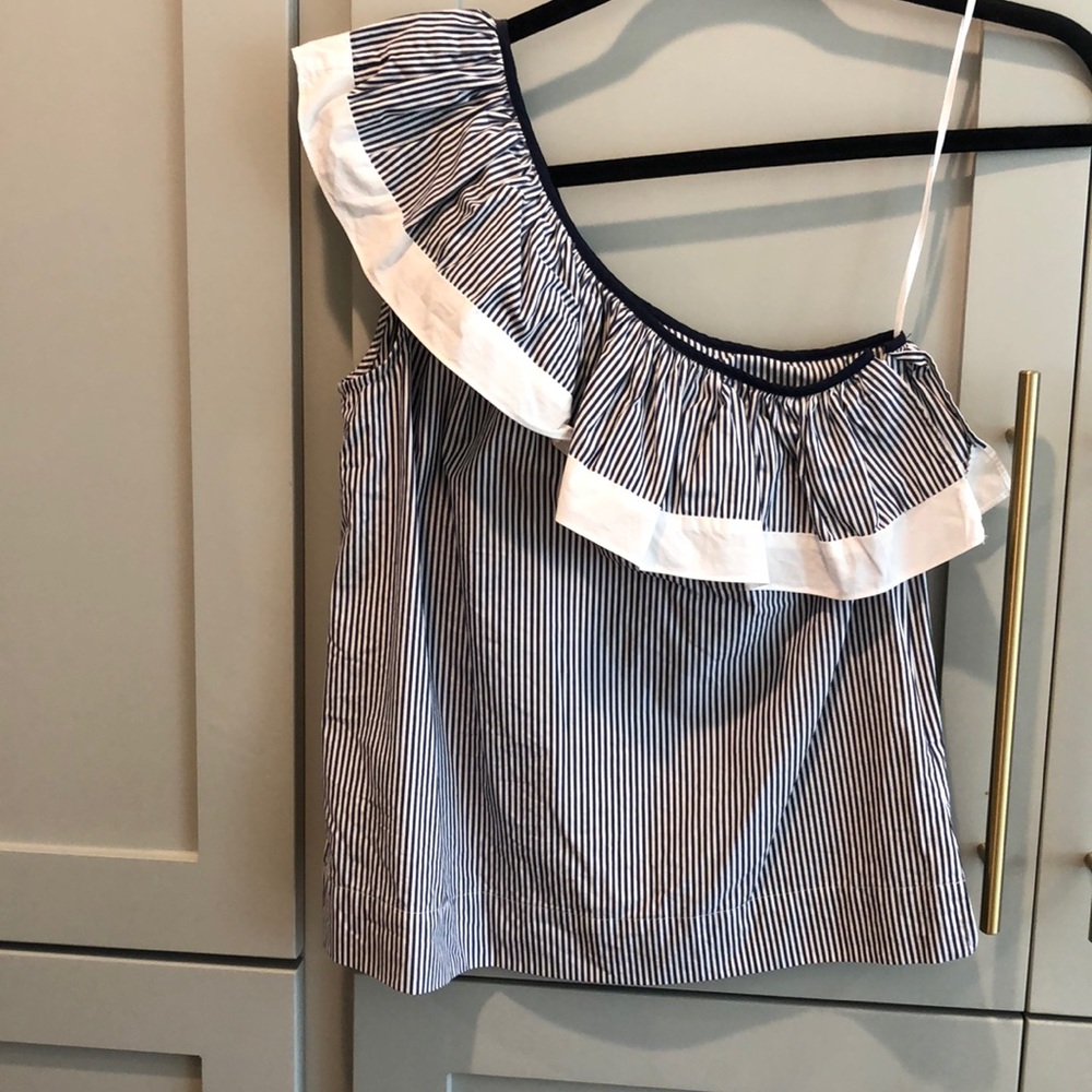 One shoulder striped top
